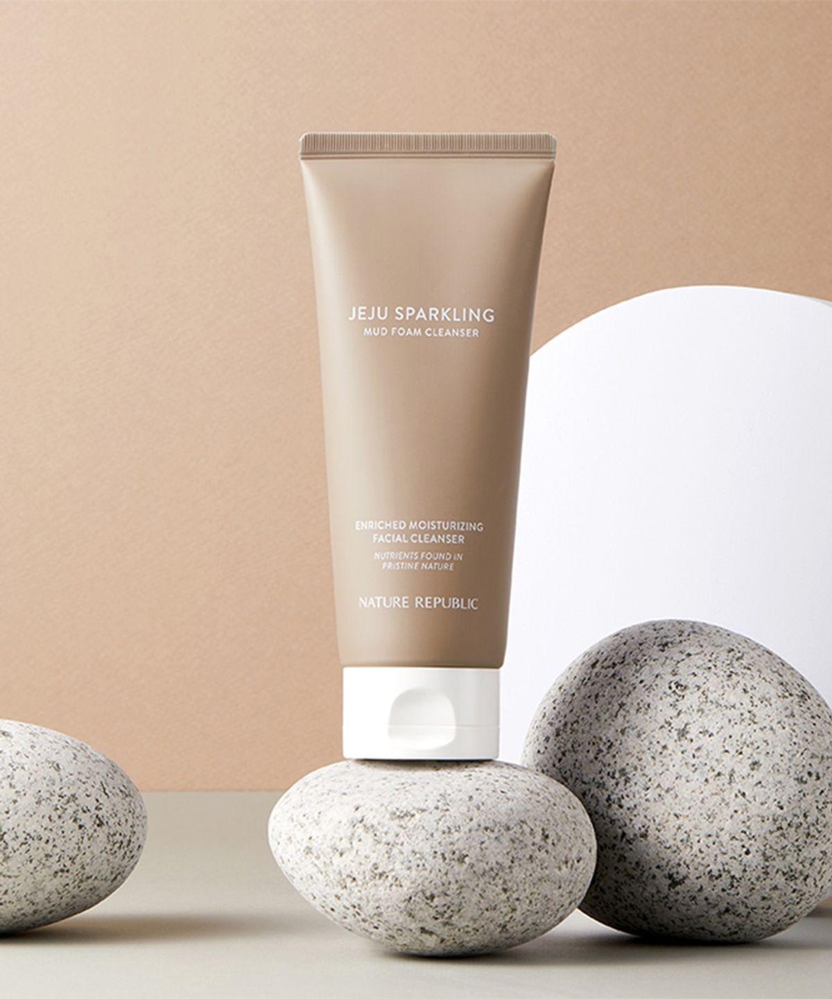 Пенка для умывания Jeju Sparkling Mud Foam Cleanser
