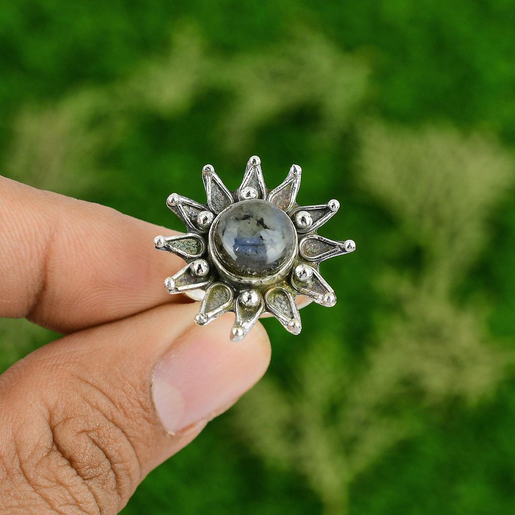 925 Silver Round Labradorite Gemstone Flower Bezel Third Eye Chakra Ring Jewelry