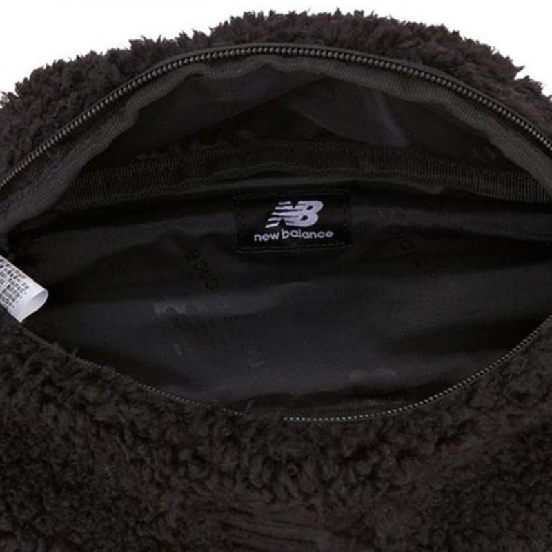 New Balance Crossbody Bag Nbgc9f0404 Bk Fleece Mini Hip Color