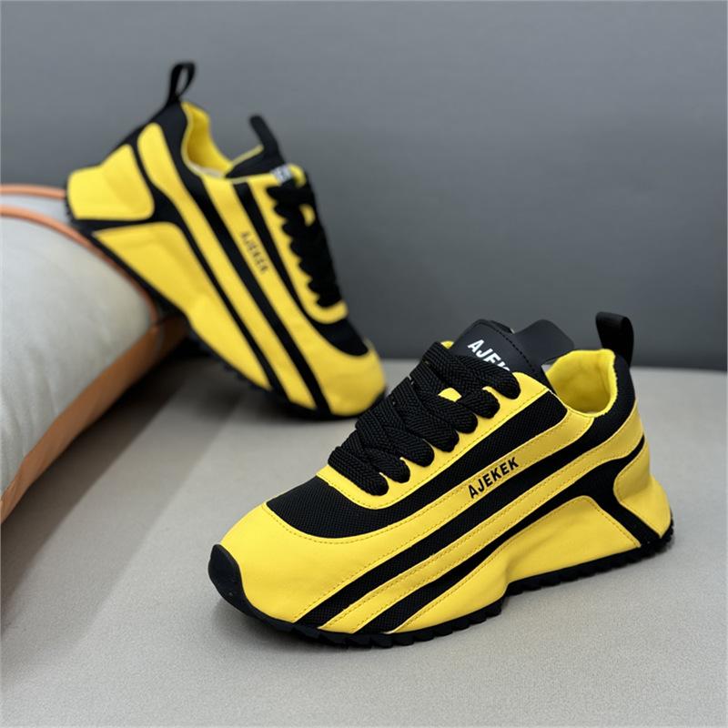 Neue bequeme Schuhe, Sportschuhe sind bequem und atmungsaktiv xlz
