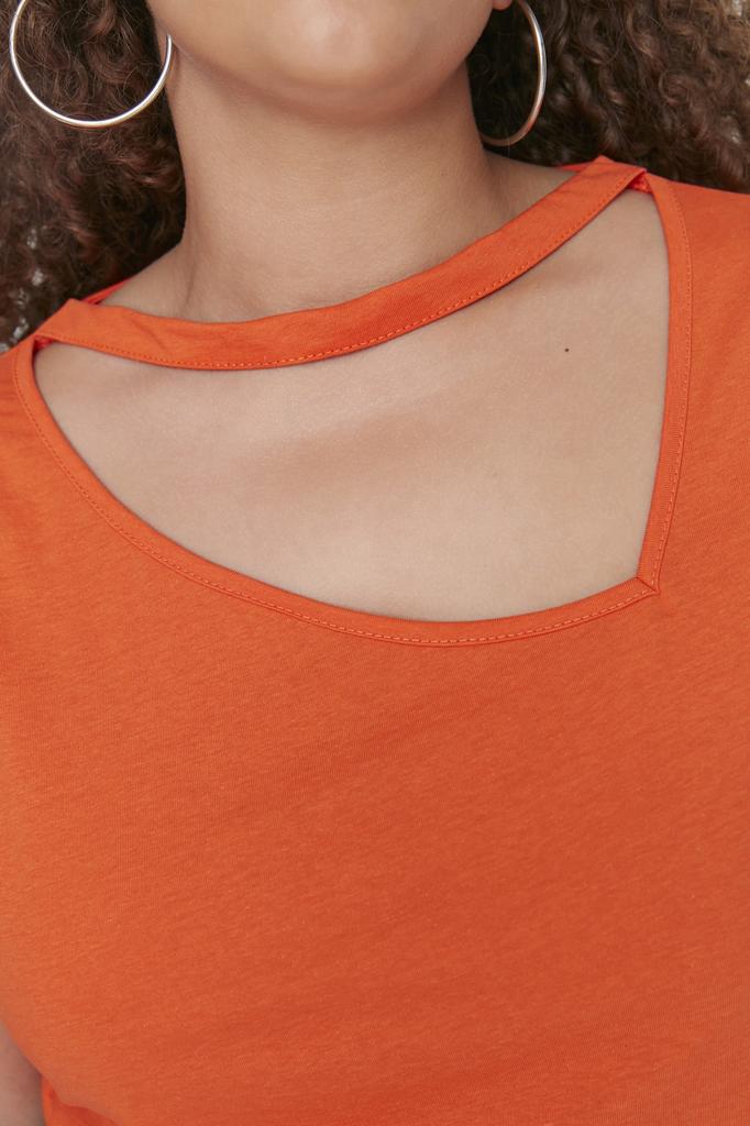 Damen Stil Übergröße Strick-T-Shirt mit orangefarbenem Fenster-Ausschnitt-Detail
