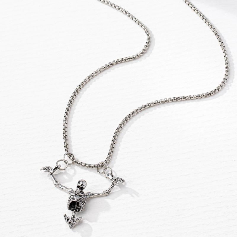 Halloween retro punk skull pendant necklace - versatile fashion sweater chain accessory