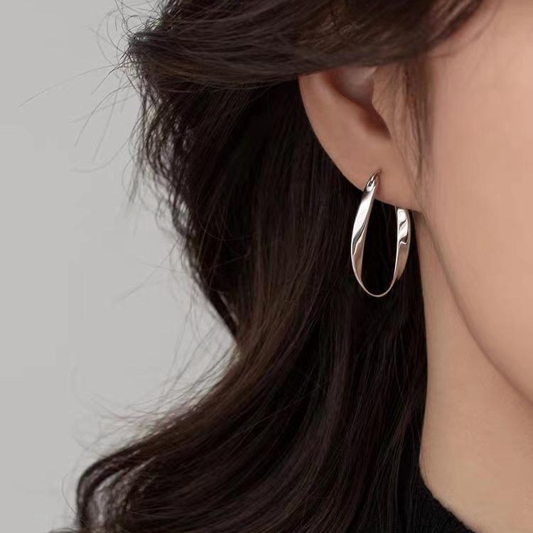 2023 New High-End Mobius 925 Silver Needle Stud Earrings for Women