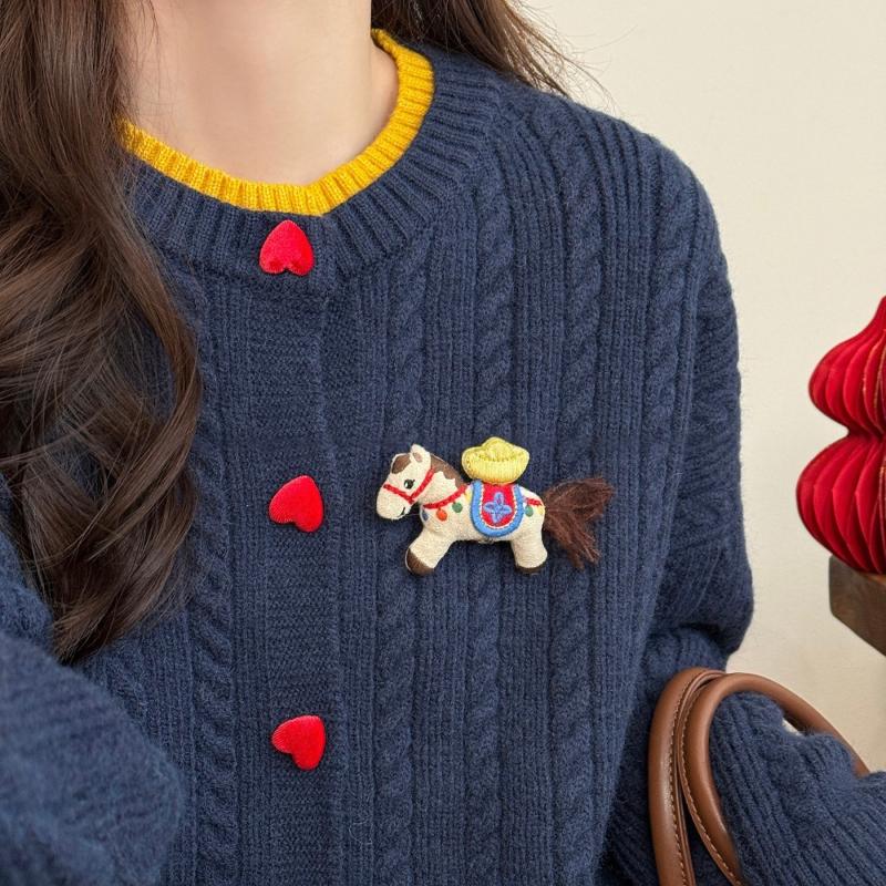 1 pièce Accessoire Manteau & Foulard Année du Zodiaque Charmant Tissu Poney Broche Pour Femmes Épingle Design de Niche Broche Broche Corsage Broche de Cou