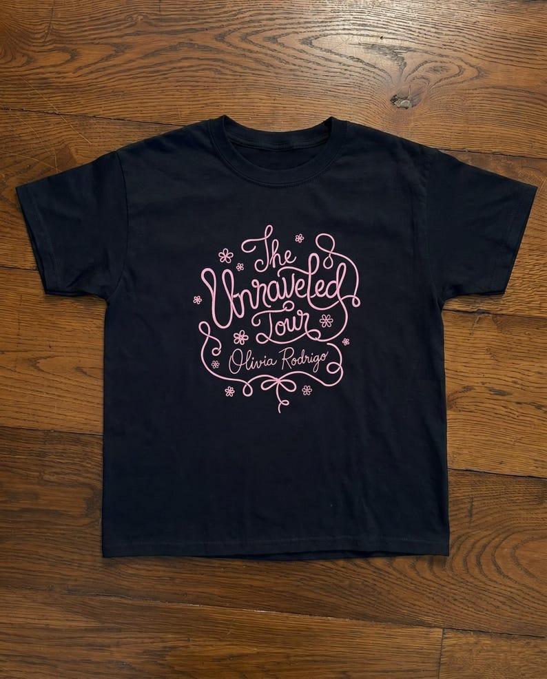 T-shirt Merch Tour di Olivia Rodrigo Tour Concerto Donna Uomo Oversize Manica Corta Grafica Pop Music Comoda Traspirante Abbigliamento Femminile Maschile