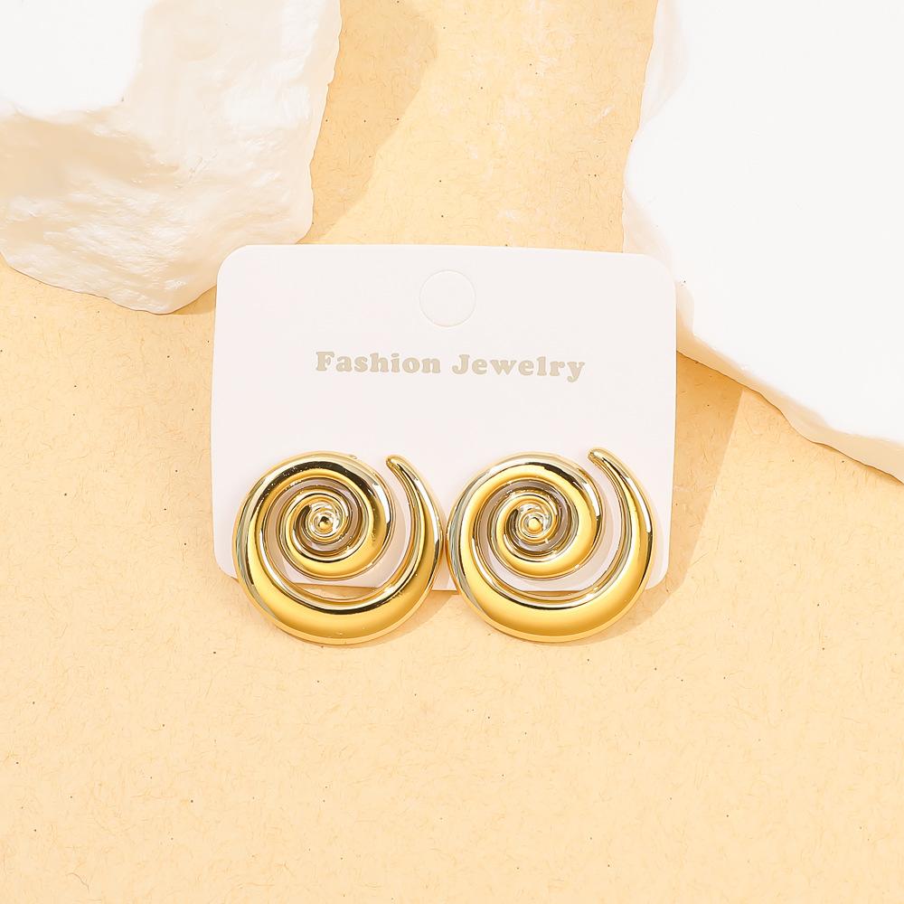 Star retro stud earrings niche shell acrylic gold-plated stud earrings sweet wind ladies earrings set