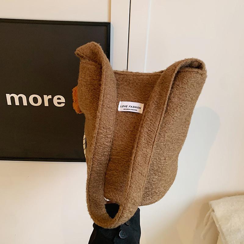 Trendy Street Style Canvas Bucket Bag For Women Spacious With Magnetic Closure