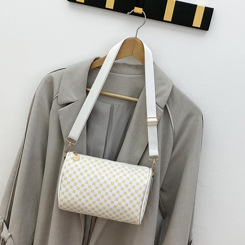 

Women s bag new trendy fashion retro shoulder bag pillow bag crossbody simple small bag белый