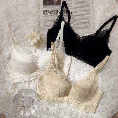 Underwear Women's Big Breasts Show Small Exquisite Lace Ultra-thin Breathable Hole Cup Gathered Side Closed No Steel Ring Bra