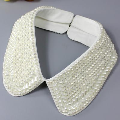 1 Stück luxuriöser Fake-Kragen im neuen Stil für Damen, mit hochwertiger und exquisiter Handwerkskunst mit handgenähten Perlen. Dies
