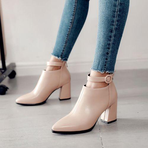 pointed toe buckle boots