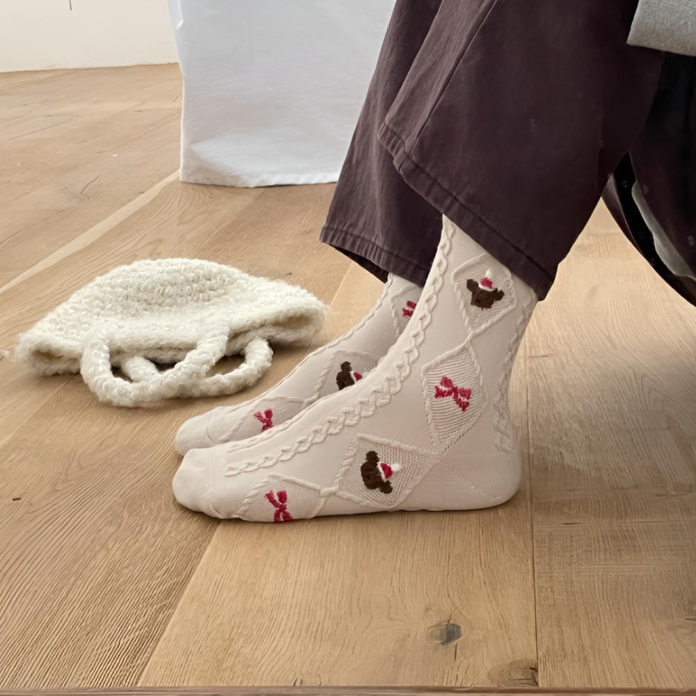 4Pairs Korean Christmas Socks Gift Set –  Winter Cozy Women’s Socks – Holiday Cute Gift Box – 3 Color Sets (Red / Beige / Blue Navy)