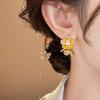 Boucles d'Oreilles Clous Fleur en Métal Français Élégantes pour Femmes - Haut de Gamme, Tendance, Polyvalentes, Style Cool