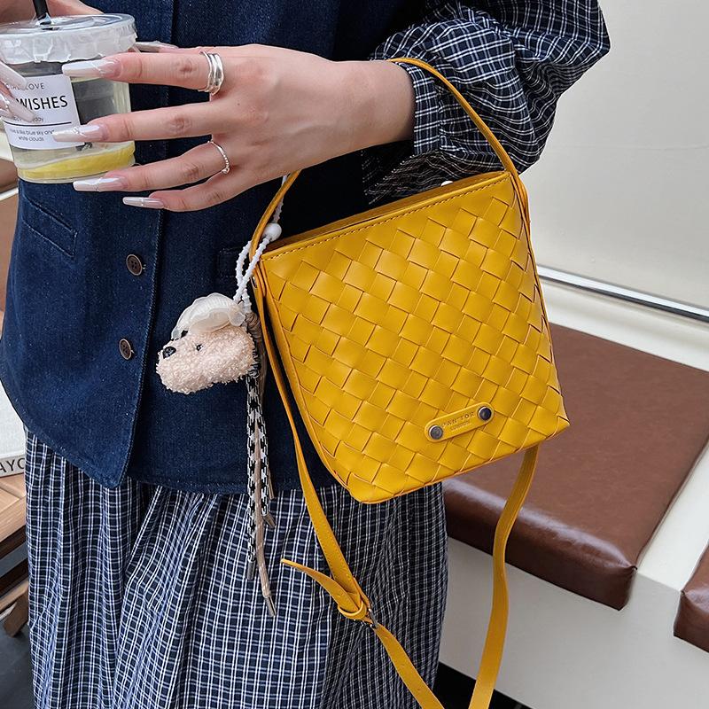 A Stylish and High-end Hand-held Small Bag, A Versatile Bucket Bag, and A Single-shoulder Crossbody Bag