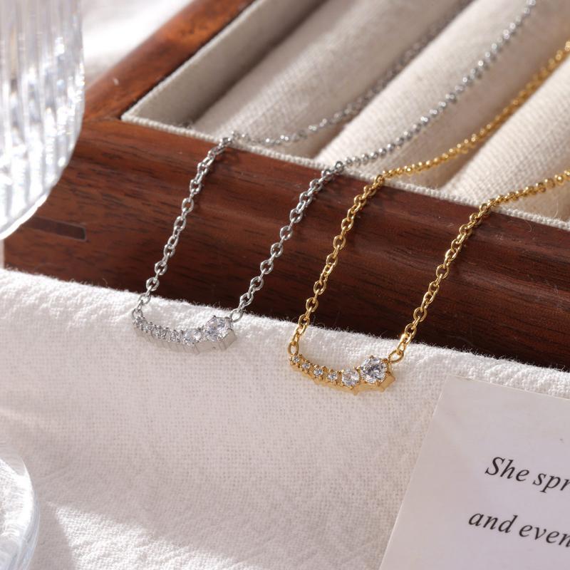 Stainless Steel Pendant Necklace for Women Luxury Light Fashionable Versatile Choker with Silver/Rose Gold/18K Gold Plating