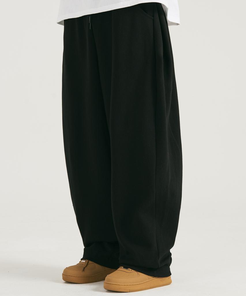 Osillos D19 Straight Side Pintuck Balloon Sweatpants_Black