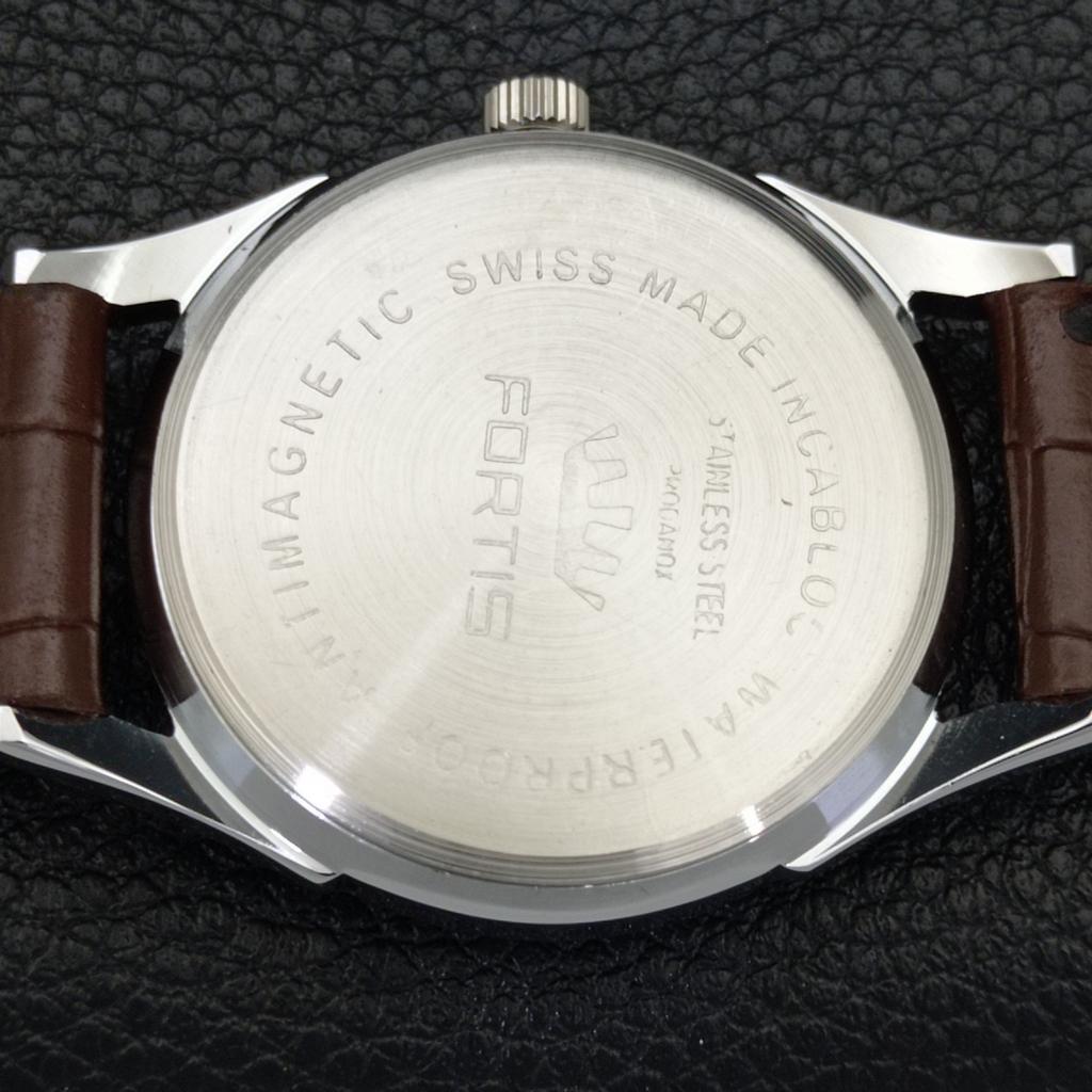 VINTAGE HAND-WINDING SWISS MENS REFURBISHED RED COLOR DIAL WATCH a701017-5 R205a-a701017