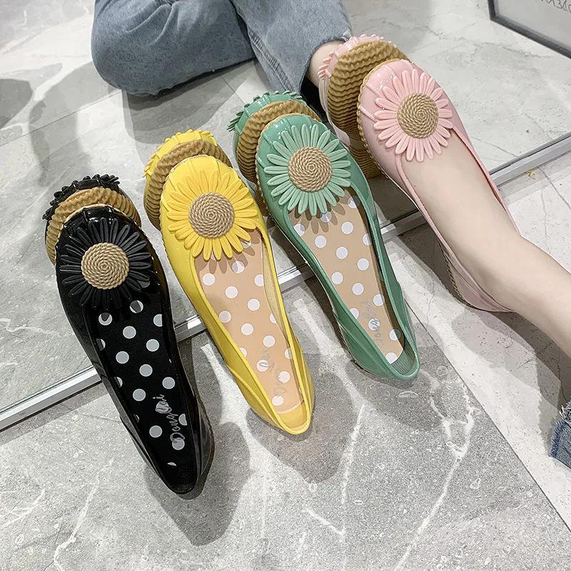 WTEMPO Four Seasons Trendy Jelly Rain Shoes Shallow Mouth Flat Heel Waterproof Beach Shoes Plastic Kitchen Work Shoes Women's Versatile Sandals