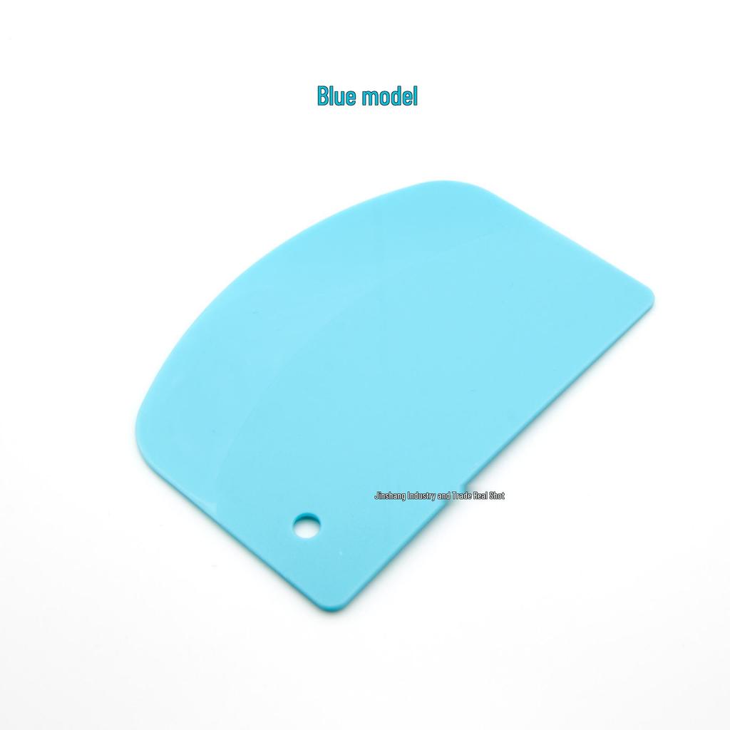 Verdickter halbkreisförmiger PP-Kunststoff-Backschaber mit Loch zum Schneiden von Kuchen, Reisnudeln und Teig