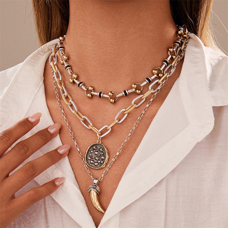 Geometric Alloy Pendant Necklace For Women With Circular Elements And Trendy Style