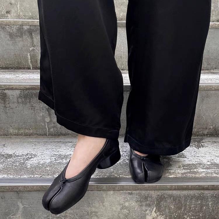 Sheepskin version pleated split-toed shoes women's pig's trotters retro ballet shoes one pedal light mouth versatile medium heel single shoes