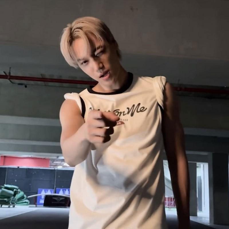 KAI EXO Wait On Me Same Style T-Shirt White With Black Trim Loose Fit Young Men