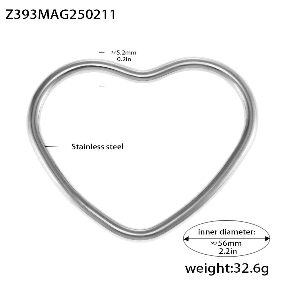 Qiong Yao Heart-Shaped Bangle: Titanium Steel with 18K Gold Plating, Niche Design, Elegant Texture.