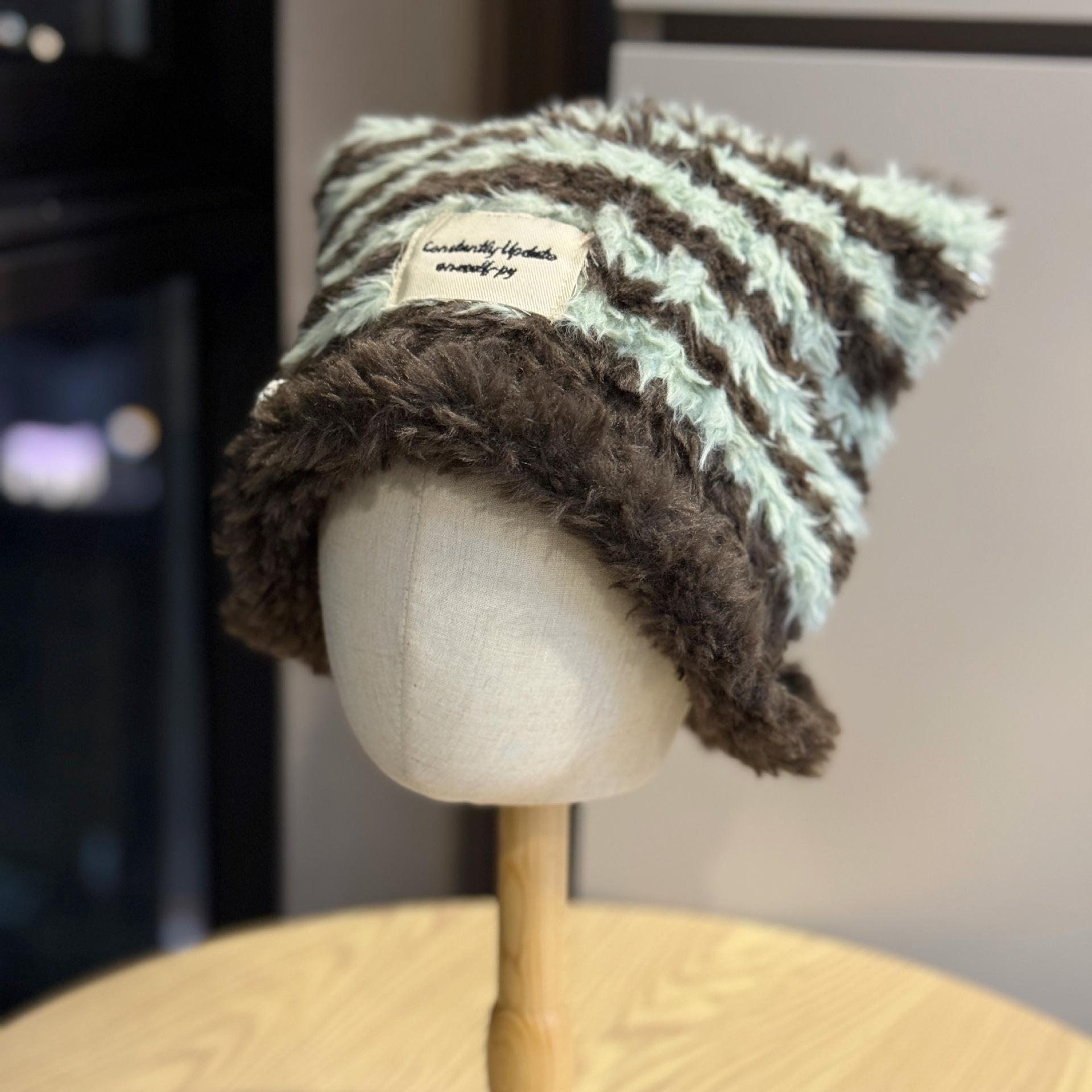 

Мягкое и Восковое Лицо, показывающее Маленькую Корейскую Полосатую Шапку для Девочек на Осень и Зиму, Защищенную от Холода, Утолщенную Плюшевую Вязаную Шапку, Универсальную Теплую Шапку 54-60cm