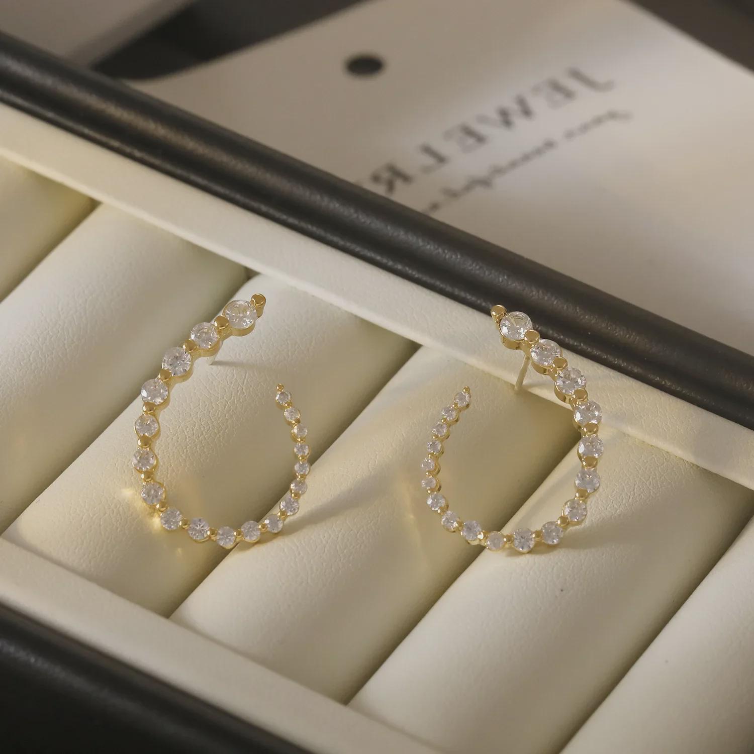 

Elegant Gradient Zircon Geometric Oval Earrings