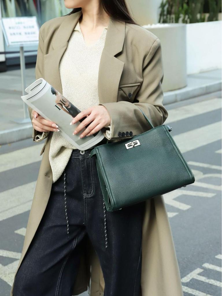 2025 A/W Women's Genuine Leather Cowhide Tote: Niche Design Bucket Handbag