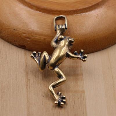 Fashion Copper Keychain Vintage Pure Brass Climbing Frog Car Key Ring Hanging Jewelry Jewelry Accessories Key Ring Pendant Gift