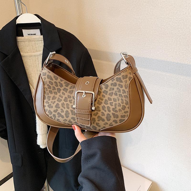 

Сумка с леопардовым принтом женская 2025 новая мода высококлассная на одно плечо под мышку сумка нишевого дизайна сумка-мессенджер