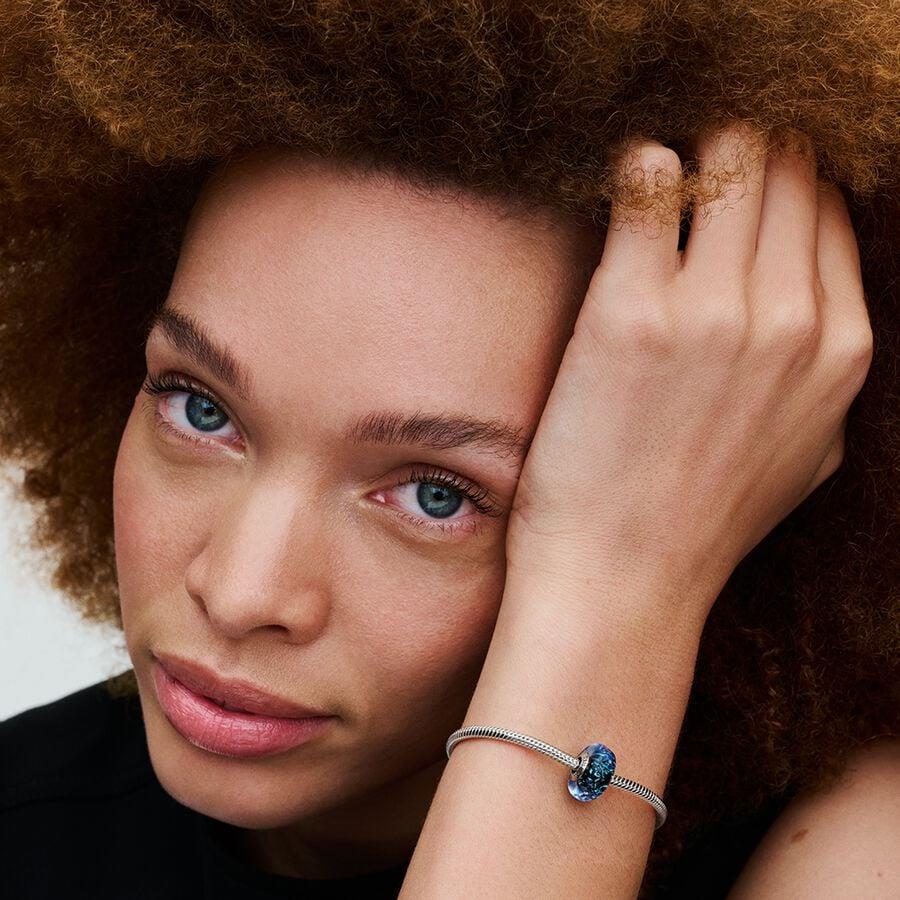 Pandora Gewellter dunkelblauer Ozean-Charme aus Muranoglas