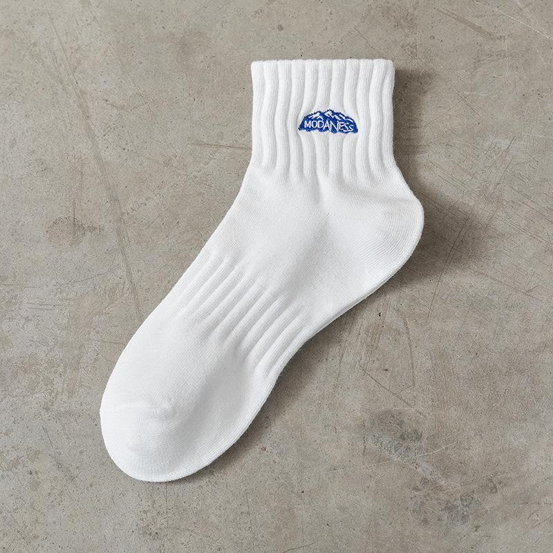 Men's Mid-Length Anti-Odor Sweat-Wicking Socks, Breathable Black & White for Spring, Autumn, Winter Style
