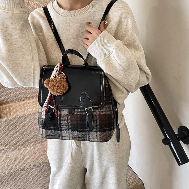 Autumn and winter British new backpack women's new, retro versatile small schoolbag fashionable foreign style plaid backpack