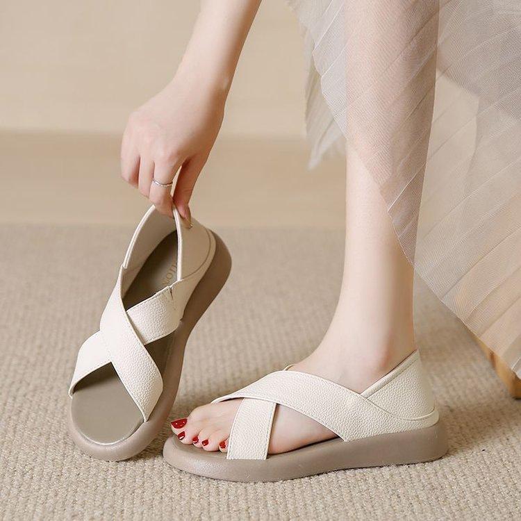 

Flat-bottomed fairy sandals female outer wear 2025 yuan new summer two wear soft-soled pregnant women comfortable large size Roman cool 42