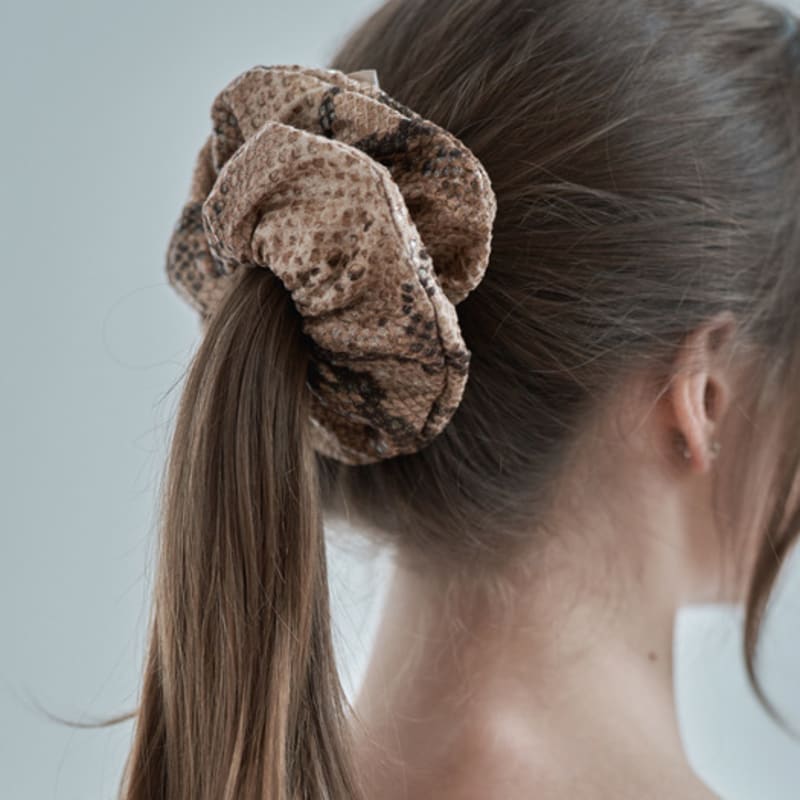 ELLEHAIR Brown Python Scrunchie ELSC008