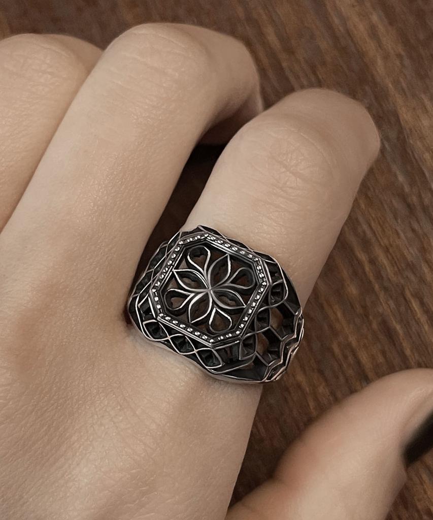 Vivus Ventana Diamant Bold Sealing Antique Silver Ring (Type B)