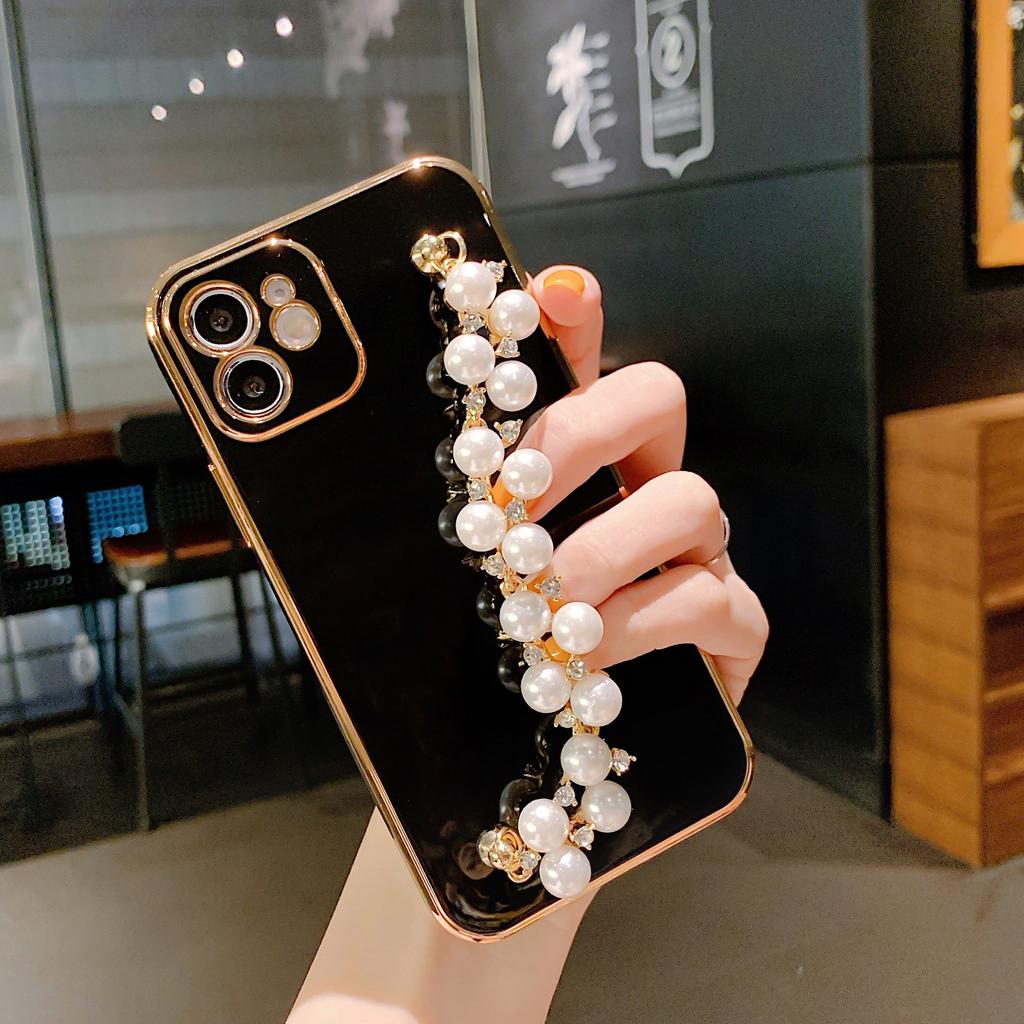 Electroplated Pearl Diamond Bracelet Is Suitable for iPhone 17 Candy Color Straight Edge Fine Hole Apple 16/X Silicone Mobile Phone Case.