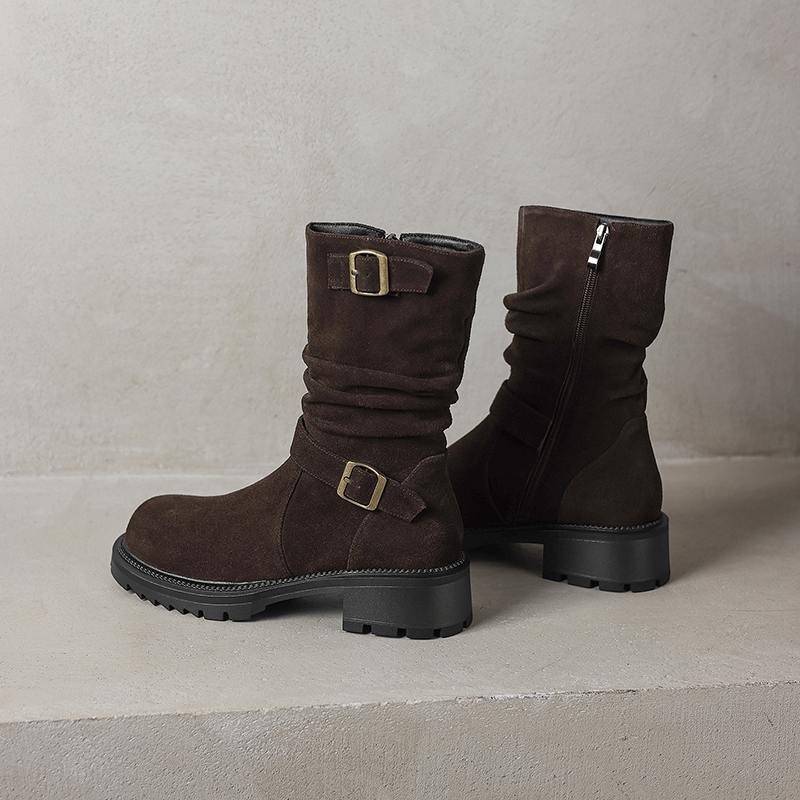 Krazing Pot Fashion Cow Suede Nubuck Winter Round Toe Modern Boots Med Heels Slip on Pleated Style Metal Buckle Mid-calf Boots