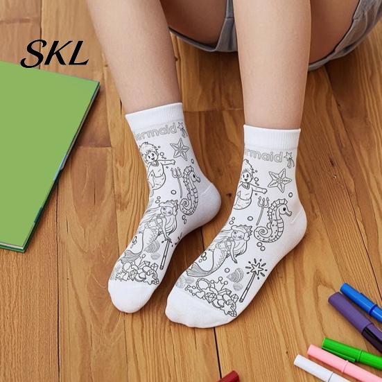 Unique Hand Painted Gift for Besties DIY Coloring Socks Kids Adults, Creative Doodle Socks, Color Your Own Drawing Fabric Markers Kit Craft