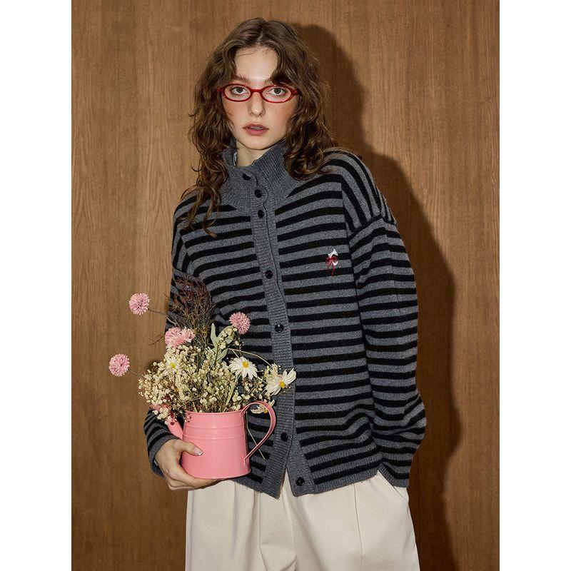 Coolhut Gray American Retro New Style Women's Loose and Versatile Stripesd Knitted Cardigan