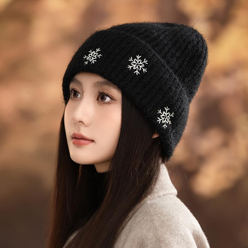 Winter Hat Women's Fashion Snowflake Embroidery Wool Hat Fleece Thickened Cold-proof Warm Knitted Hat