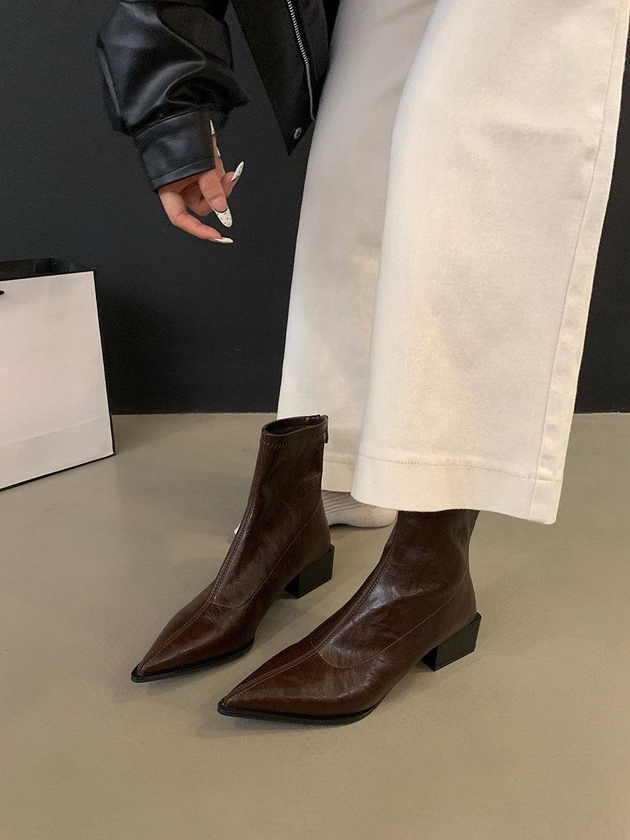 

Корейские ботильоны с острым носком на высоком каблуке, короткие ботинки, женская обувь, новинка 2024 года, одинарные ботинки, французские коричневые тонкие ботинки Martin 39 коричневый