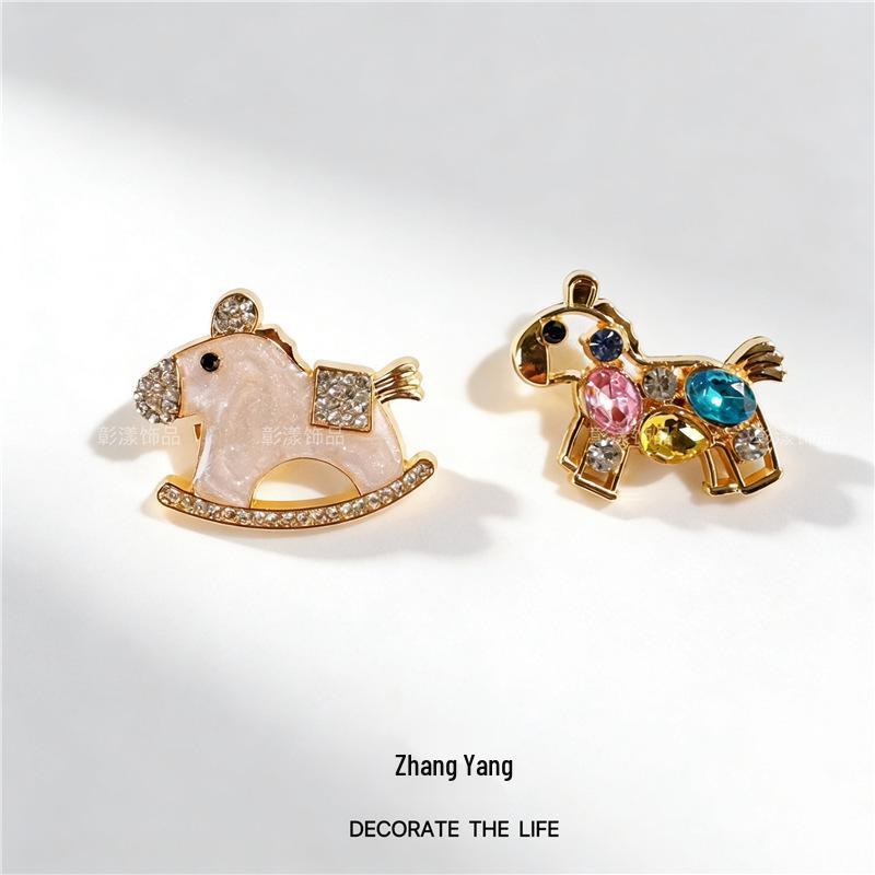 Exquisite Year of the Horse Zodiac Brooch: High-Grade, Cute Little Horse Pin for Women's Suits and Shirts