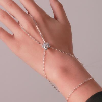 Simple Fashion Sparkling Zircon Flower Interphalanged Bracelet for Women Exquisite Charm Handback Chain Jewelry Accessories Gift
