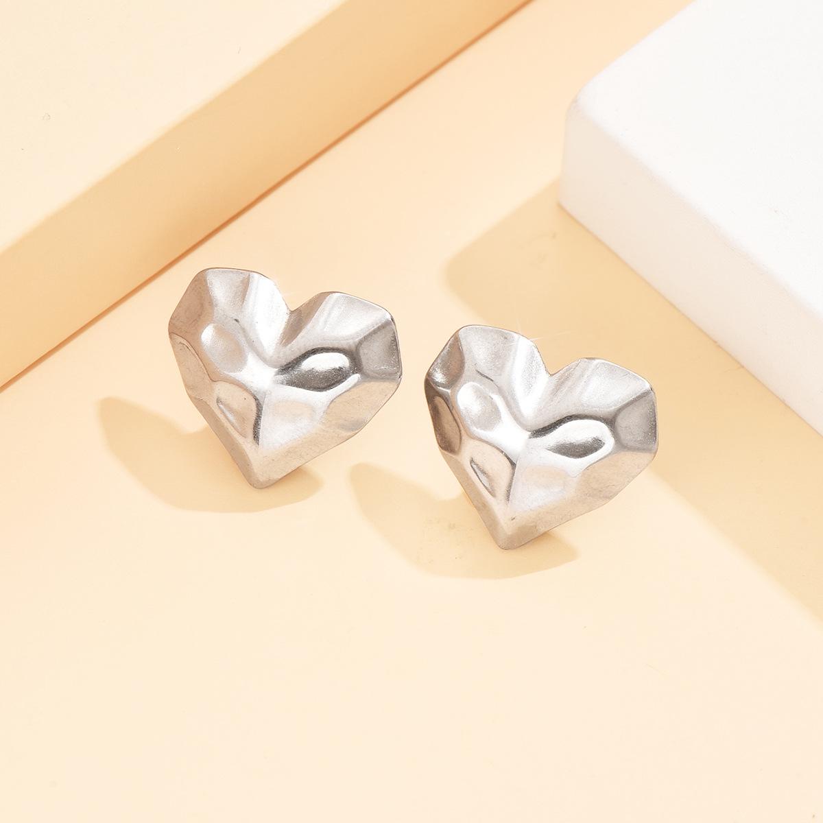 Sweet Cool Style 3D Embossed Heart Stainless Steel Stud Earrings