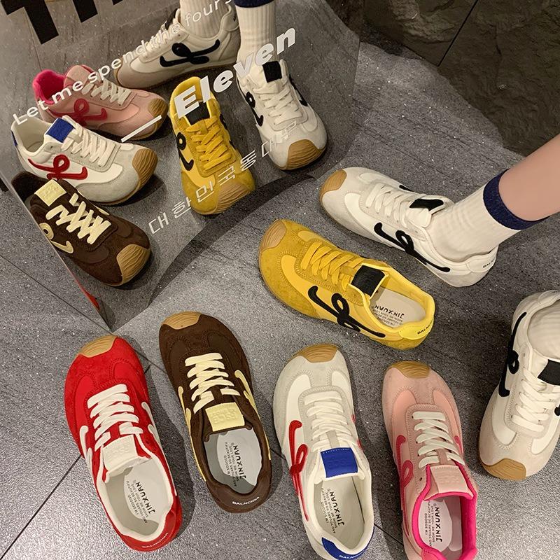 Hot wind versatile crooked head women's spring summer new sports and leisure board shoes retro lace-up