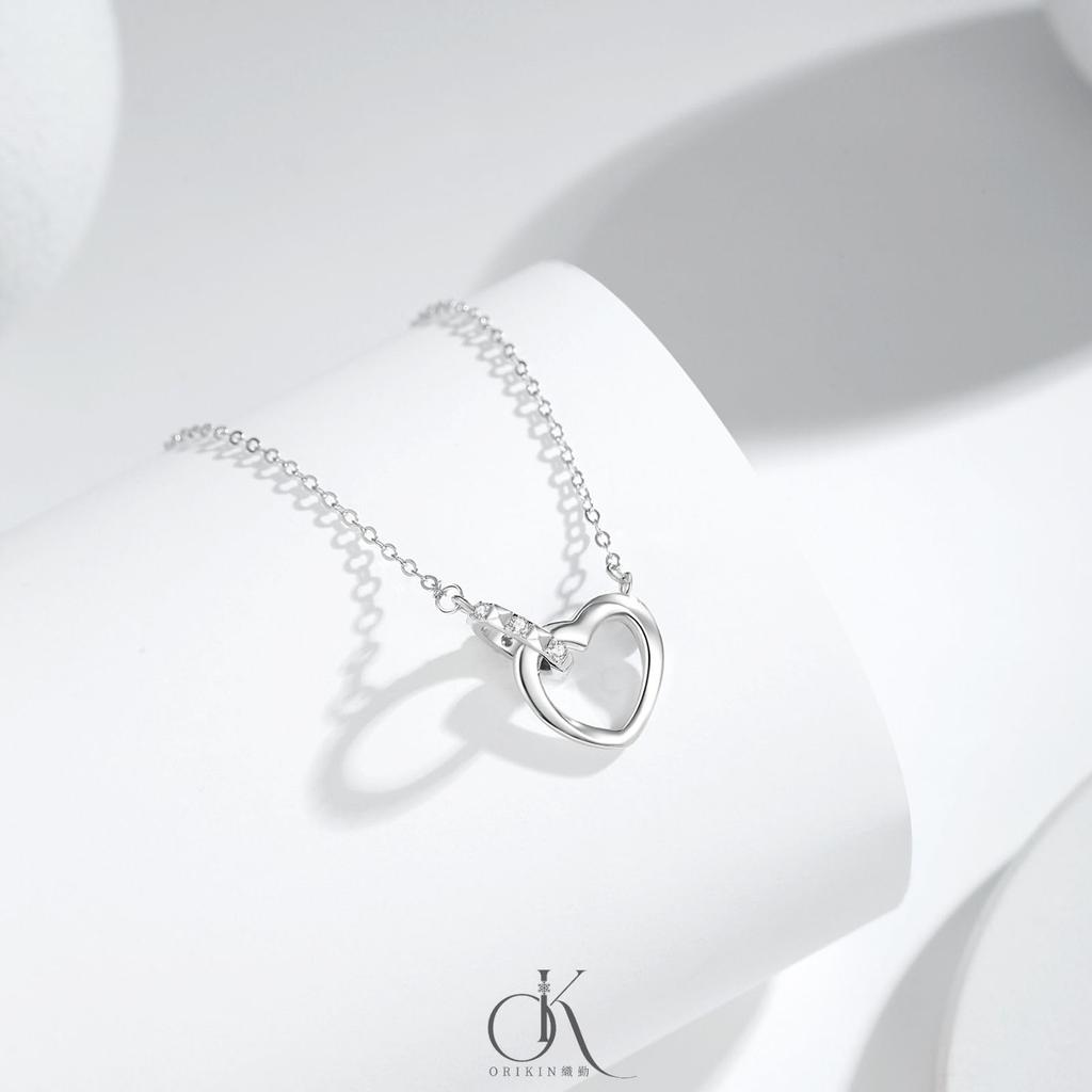 Necklace Mobius Heart SV999 Metal Allergy Free with Zirconia Ultra Light Anniversary Gift Adjustable Eternal Love Simple Daily Use D2838 [ORIKIN]