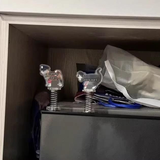 

Новый стиль Часовой щенок и котенок Весенняя качалка Электромобиль Декор